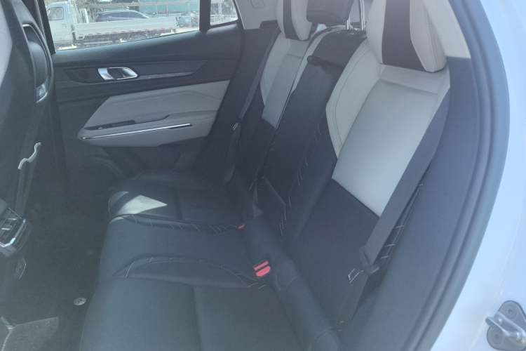 Used Lynk & Co 05 2022 2.0T Two-Wheel Drive Shine Halo
