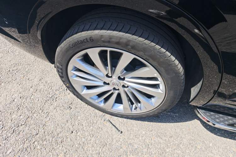 Used Buick Envision 2025 Encore Plus Four-Wheel Drive Avenir Right Rear Wheel Hub