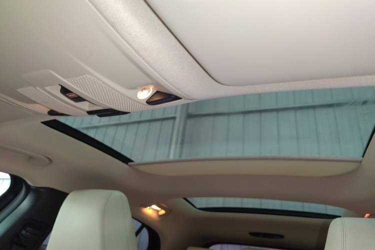 Used Mercedes-Benz GLA 2016 GLA 220 4MATIC Fashion Edition Headliner