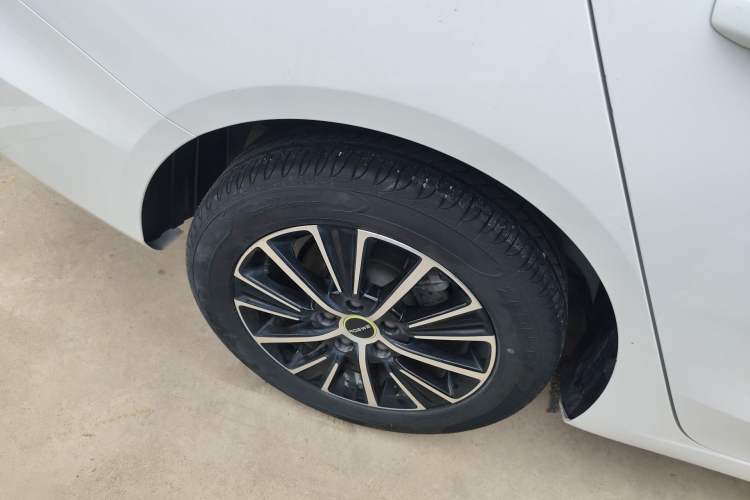 Used Roewe i5 2021 1.5L CVT Diamond Edition Right Rear Wheel Hub