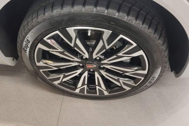 Used Hongqi HS5 2023 2.0T Four-Wheel Drive Flagship Pro Edition Exterior 4