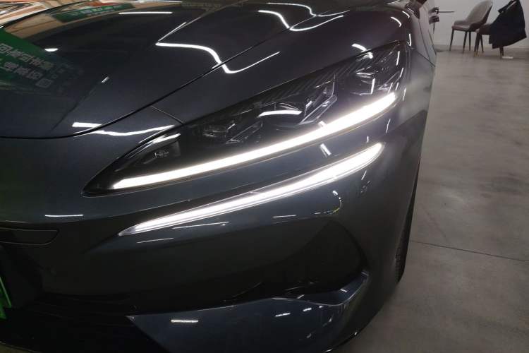 Used Denza Z9 2024 1100 km All-Wheel-Drive Ultra Version
