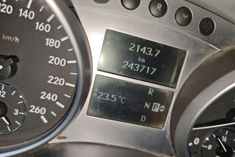 Used Mercedes-Benz M-Class 2010 ML 300 4MATIC
