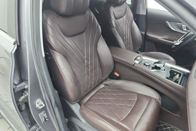 Used Chery Tiggo 8 PRO 2024 Champion Edition 290T Two-Wheel Drive Peak Version 7 Seats Right Front Seat