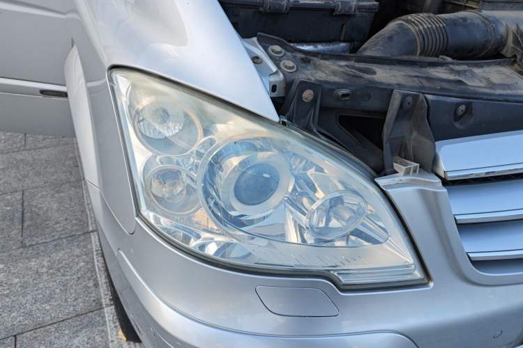 Used Mercedes-Benz Viano 2012 2.5L Hospitality Edition Right Front Headlight