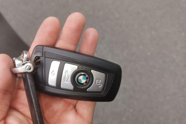 Used BMW 5 Series 2014 520i Elegant Edition
