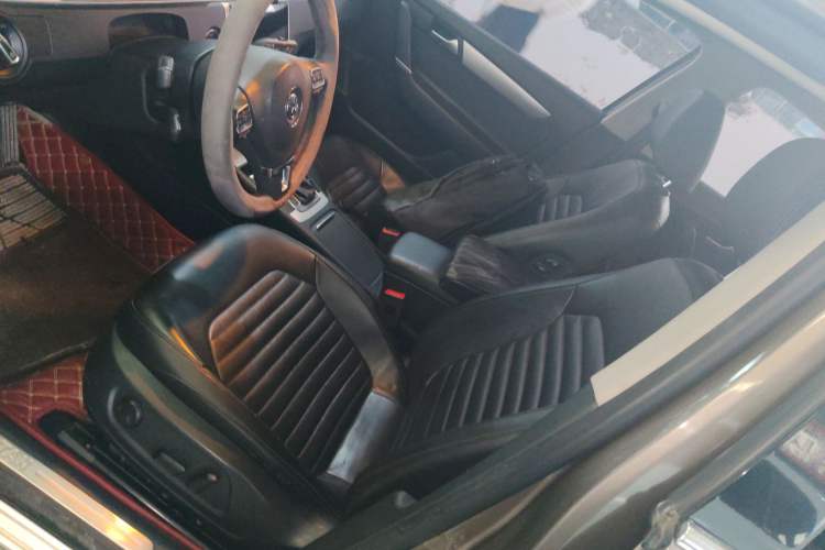 Used Volkswagen Magotan 2016 1.8TSI Smart Comfort Model
