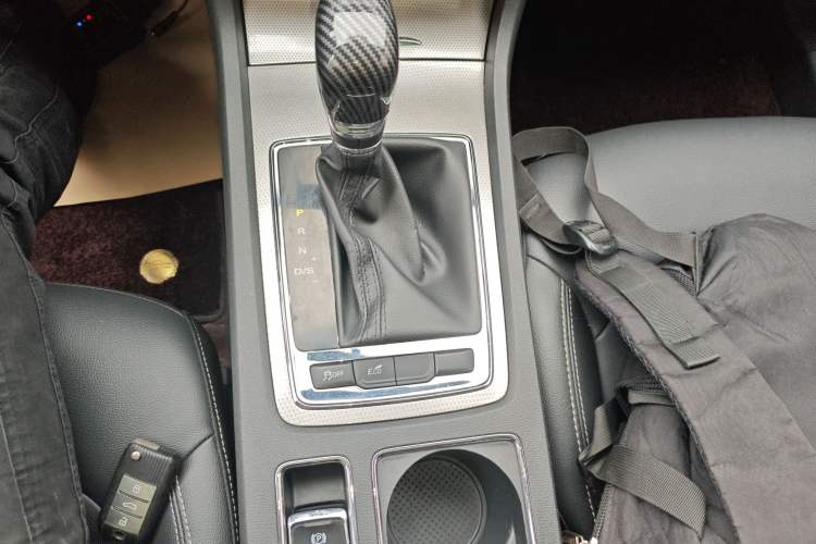 Used Roewe i6 2020 PLUS 1.6L CVT 4G Connected Glory Flagship Edition Gear Lever