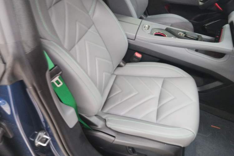 Used Zeekr 001 2023 WE Edition 100 kWh Right Front Seat