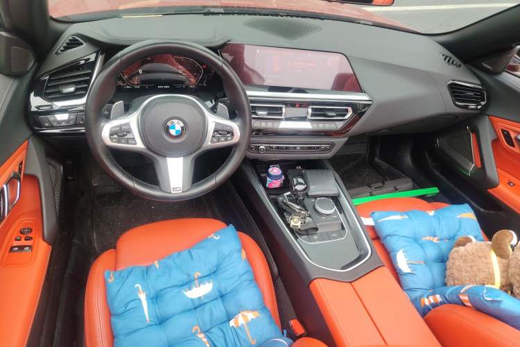 Used BMW Z4 2019 sDrive 25i M Sport Package Center Console