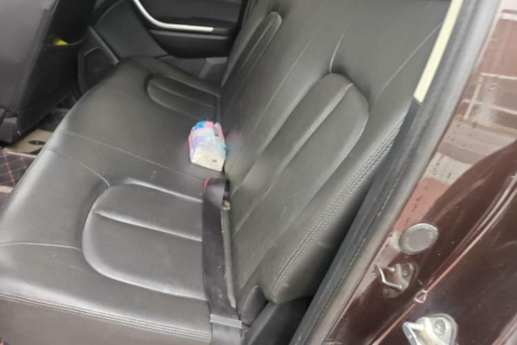 Used JMC Yuhu 5 2018 2.4T Classic Edition Diesel Manual 4x4 Luxury Long-Wheelbase JX4D24A5L