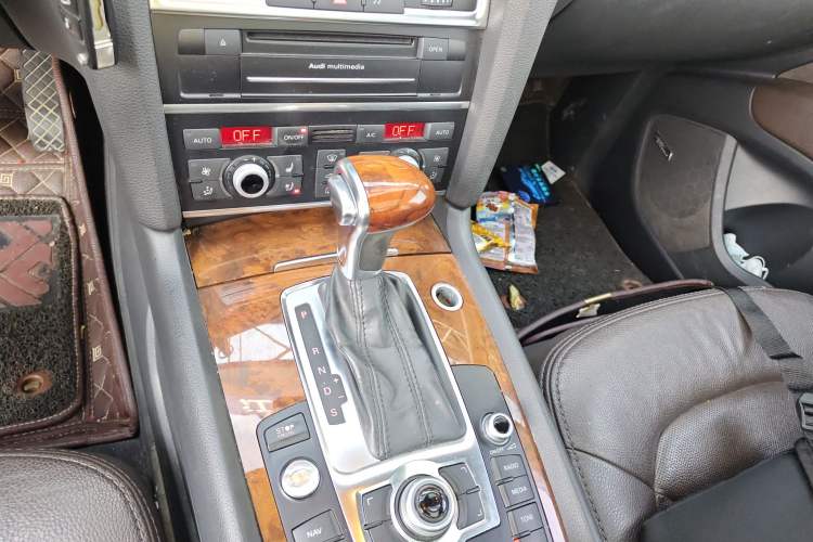 Used Audi Q7 2014 35 TFSI Ambition Edition Gear Lever