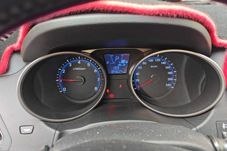 Used Hyundai ix35 2015 2.0L Automatic 2WD Smart Type China IV
