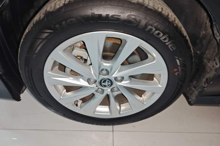 Used Toyota Camry 2023 2.0G Luxury Edition
