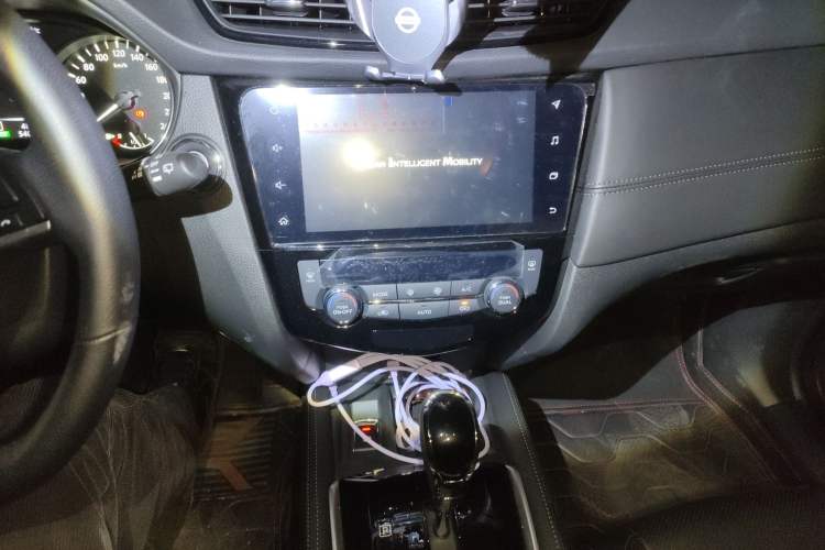 Used Nissan X-Trail 2023 Classic 2.0L Two-Wheel Drive Smart Connect Premium Edition