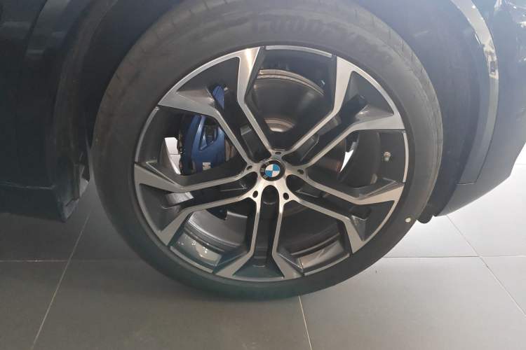 Used BMW X5 2023 xDrive 40Li Luxury Edition M Sport Night Vision Package Exterior 7