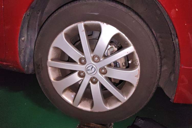 Used Mazda 6 2013 2.0L Automatic Fashion Edition Right Front Wheel Hub