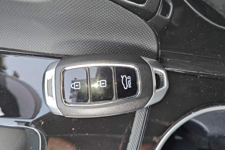 Used Hyundai Elantra 2022 1.5L CVT LUX Prestige Edition
