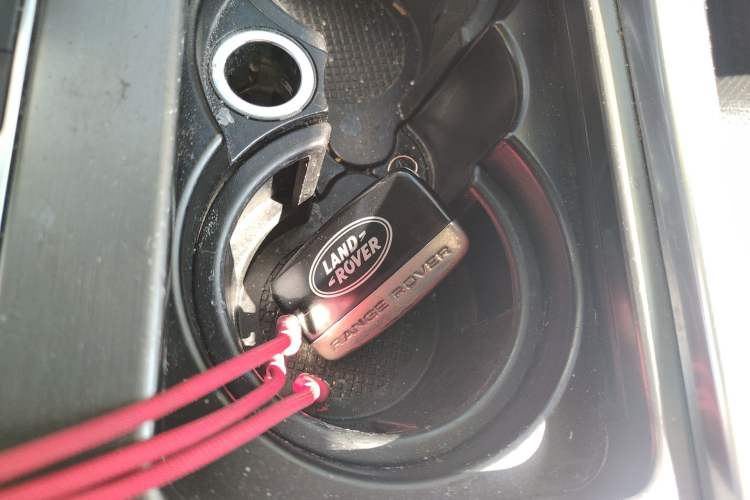 Used Land Rover Range Sport 2016 3.0 SDV6 HSE Vehicle Key