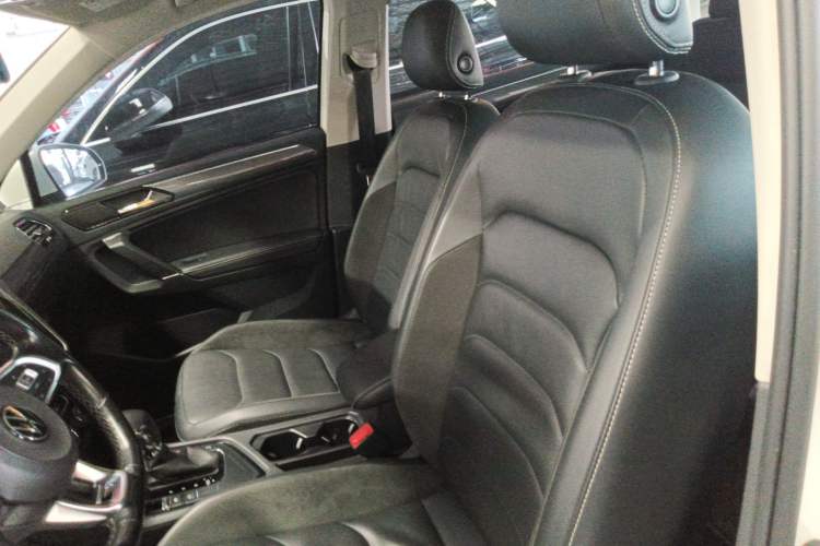 Used Volkswagen Tiguan L 2021 330TSI Automatic Two-Wheel Drive R-Line Enhanced Edition
