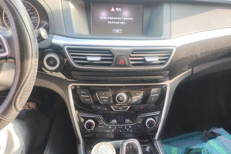 Used Geely Auto Emgrand GT 2016 1.8T Zunya Model Audio And AC Panel