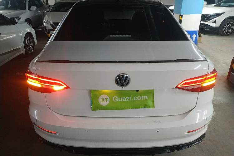 Used Volkswagen Lavida 2019 1.5L Automatic Fashion Edition China VI
