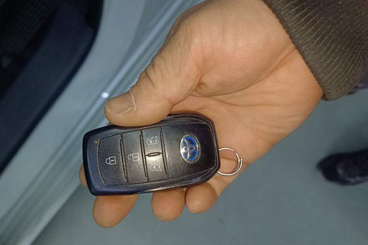 Used Toyota SIENNA 2023 2.5L Hybrid Comfort Edition Interior 1