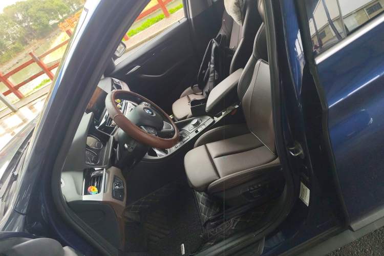 Used BMW X1 2020 sDrive25Li Leading Model
