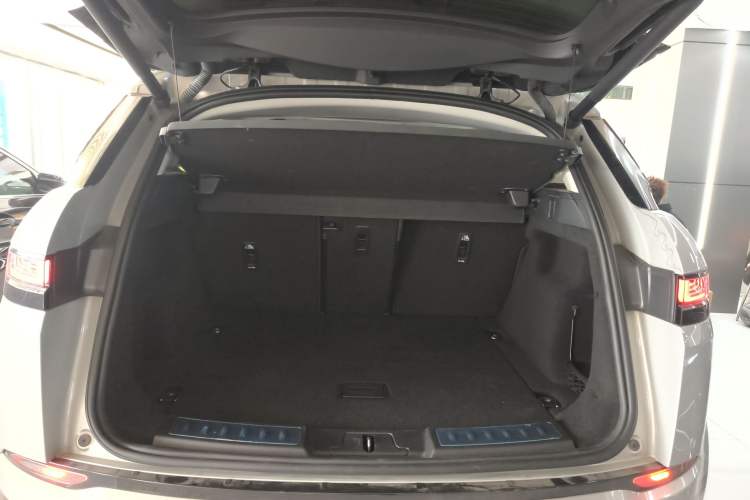 Used Land Rover Range Rover Evoque 2021 Range Rover Velar 249 PS R-Dynamic S Performance Edition