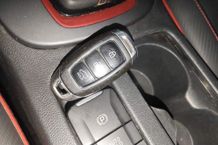 Used Hyundai ENCINO 2018 1.6T Dual-Clutch ZhiPao Edition China V Standard Vehicle Key