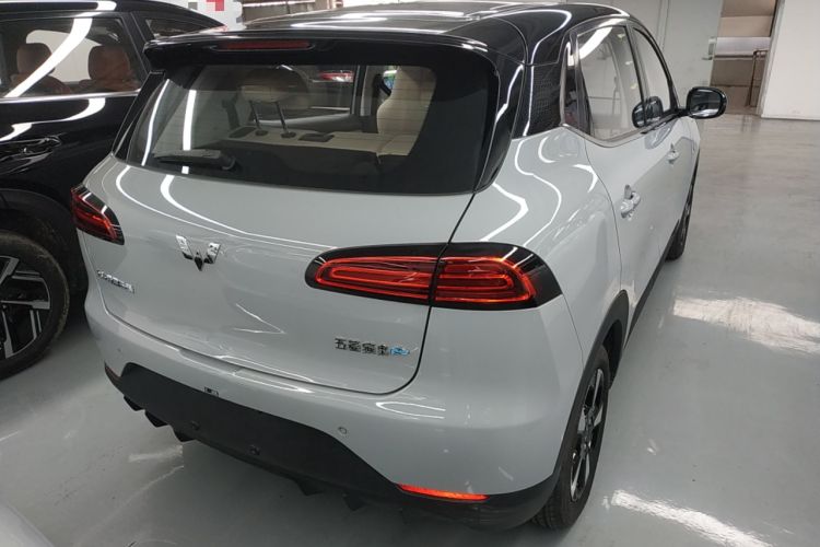 Used Wuling Bingo PLUS 2024 401 km Range 5-Seater Version Rear Right 45 Deg