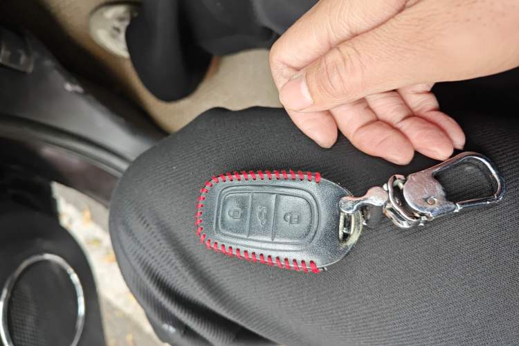 Used Soueast V6 Lingshi 2013 1.5L Manual - Women's Edition
