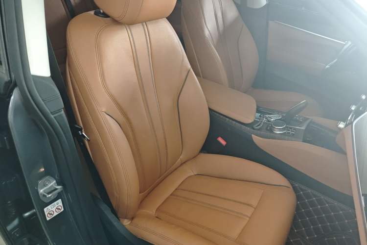 Used BMW 6 Series GT 2020 630i Luxury Design Package Right Front Seat