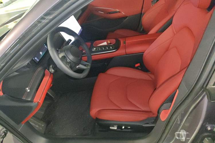 Used Xiaomi Auto SU7 2024 Four-Wheel Drive Ultra-Long Range Advanced Intelligent Driving Max Edition