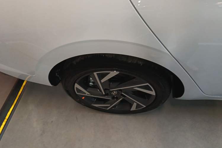 Used Hyundai Elantra 2023 1.5L CVT GLX Elite Edition Exterior 2