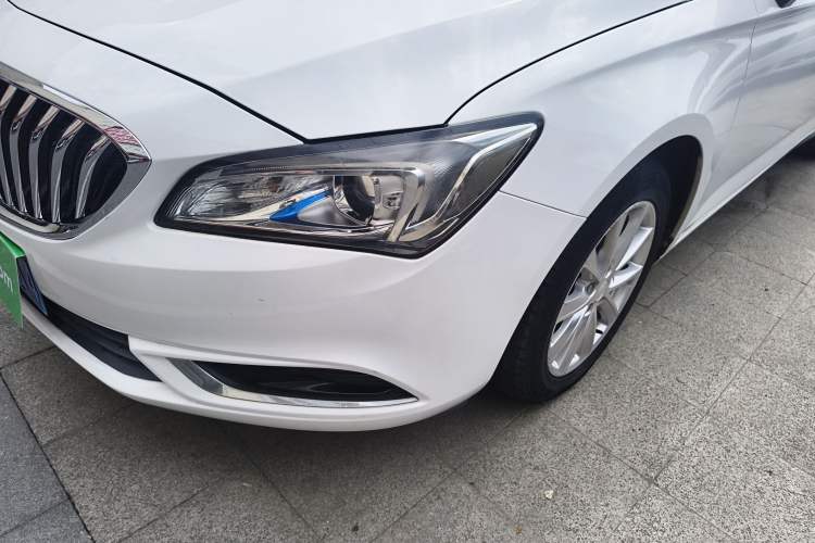 Used Buick Verano 2017 Sedan 20T Dual-Clutch Leading Model