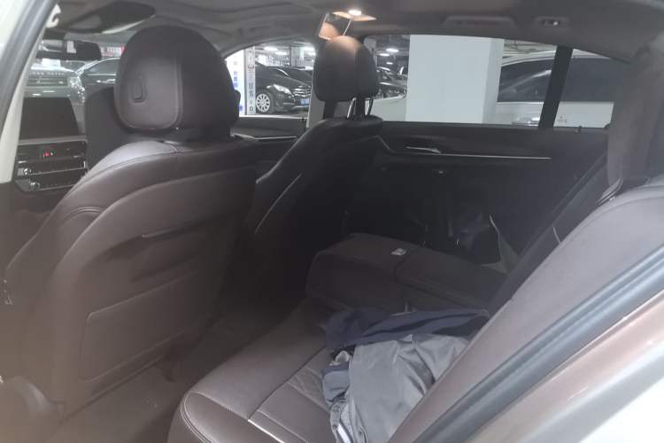 Used BMW 5 Series 2021 530Li Leading Luxury Package Left Rear Seat