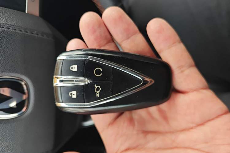 Used Changan UNI-V 2022 1.5T Prestige Version