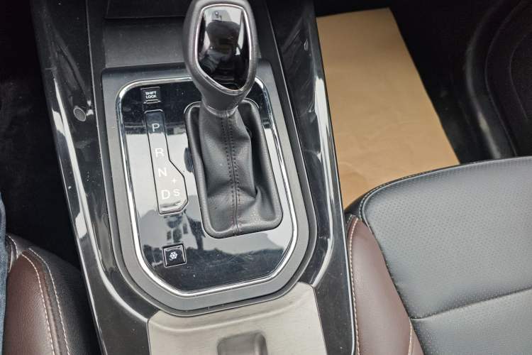 Used Dongfeng Fengon S560 2018 1.8L CVT Smart Connect 7-Seater
