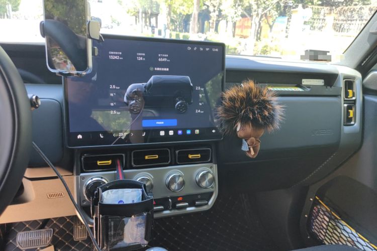 Used iCAR V23 2026 Model 401 Two-Wheel Drive Super Sports Edition Audio And AC Panel