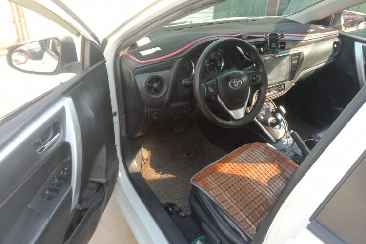 Used Toyota Levin 2017 Revised Dual-Engine 1.8H GS E-CVT Elite Sunroof Version China V Standard Driver Seat