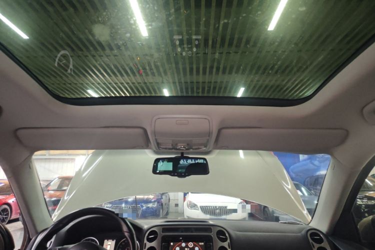 Used Volkswagen Tiguan 2013 1.8TSI Automatic Two-Wheel Drive Luxury Model Headliner