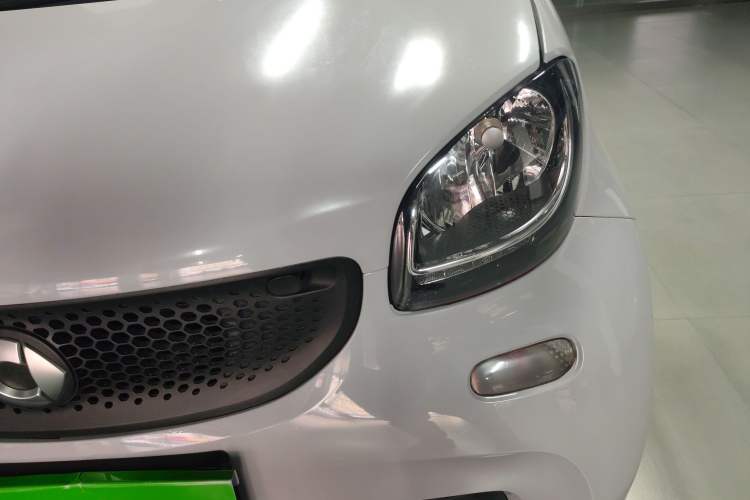 Used smart fortwo 2015 1.0L 52 kW hardtop Dynamic version