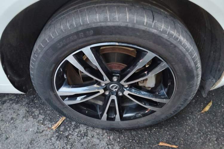 Used Volvo XC60 2019 T5 4x4 Smart Edition China V Standard Right Front Wheel Hub