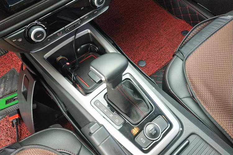 Used Qoros 3 2015 Urban SUV 1.6T Automatic ZhiKu Model
