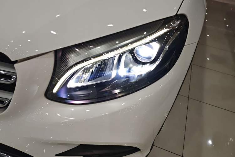 Used Mercedes-Benz GLC 2017 GLC 260 4MATIC Luxury Model