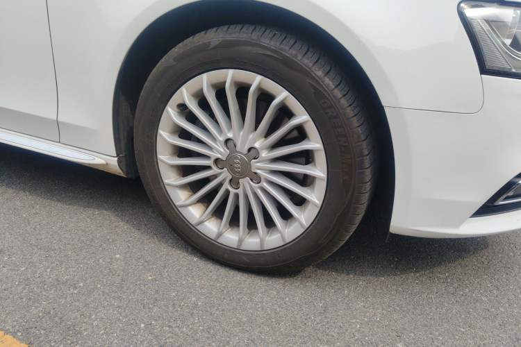 Used Audi A4L 2016 35 TFSI Collector's Edition Automatic Standard Model
