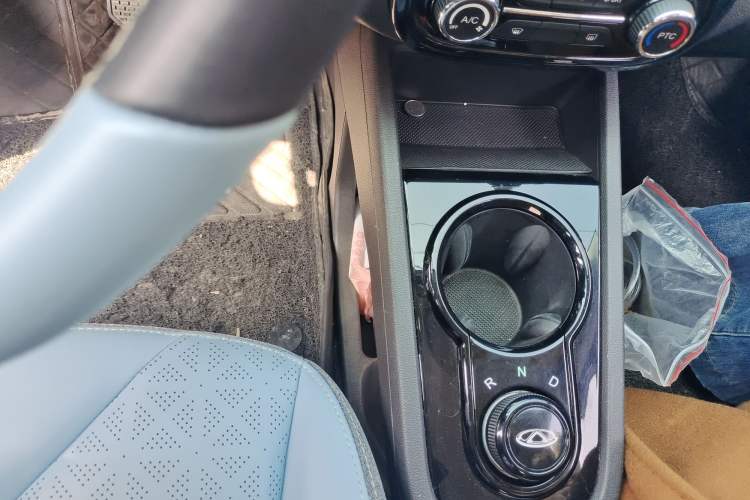 Used Chery QQ Little Ant 2022 Sweet Pink Edition Half-Sugar Version Lithium Iron Phosphate 29.2 kWh 30 kW 301 km