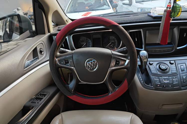 Used Buick GL8 2011 2.4L CT Luxury Business Comfort Edition
