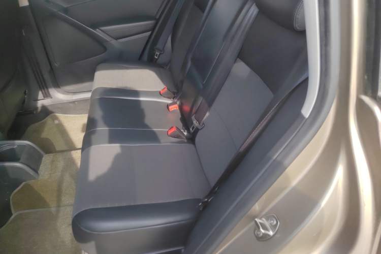 Used Volkswagen Tiguan 2013 1.8TSI Automatic Two-Wheel Drive Trend Edition Left Rear Seat